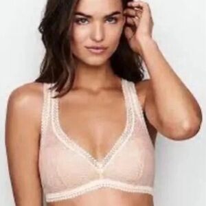 VICTORIA’S SECRET White/Off White Lace Bralette